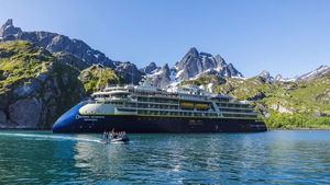 Southeast Greenland: Exploring at the Edge of the Ice Cap